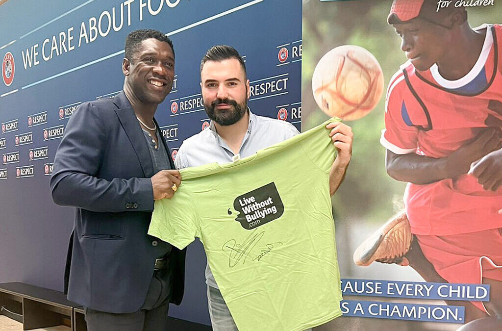 O Clarence Seedorf στηρίζει το Live Without Bullying